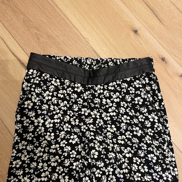 New without tags Jessica Simpson floral pants - Picture 5 of 6